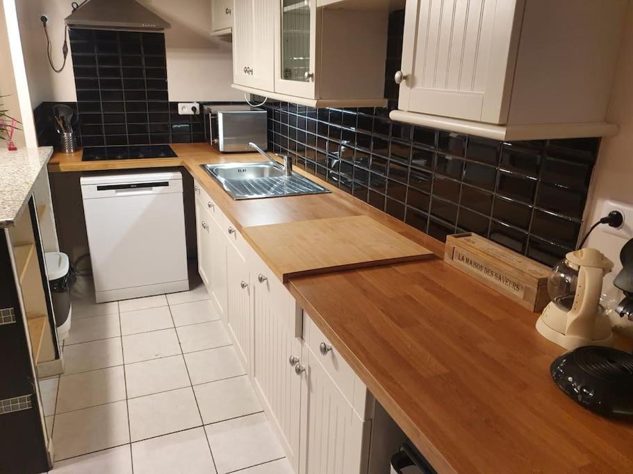 Ecully, Appartement Au Calme De 50M². Extérieur photo