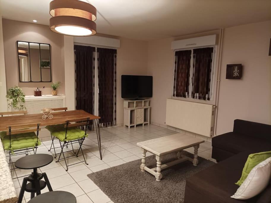 Ecully, Appartement Au Calme De 50M². Extérieur photo